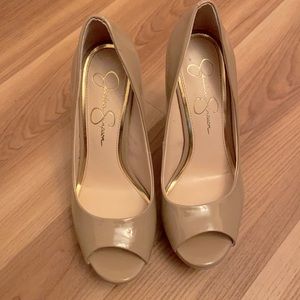 Women's Natural Platform Pumps size 6